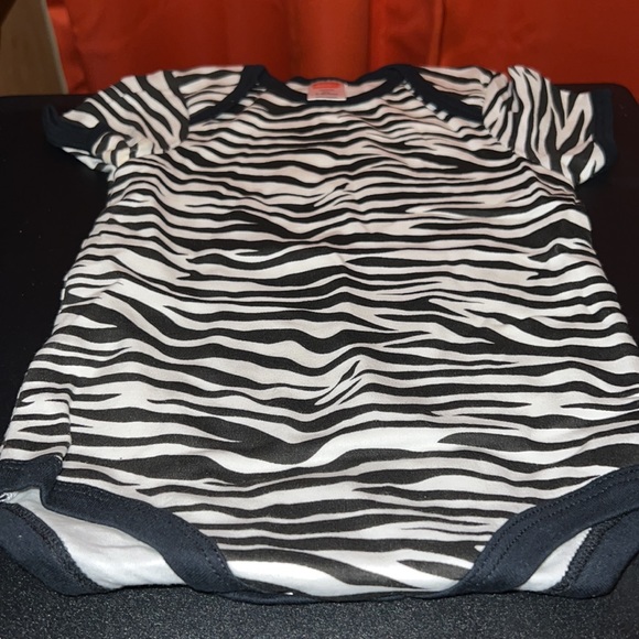 Little Treasure and others onesies bundle - Picture 5 of 5